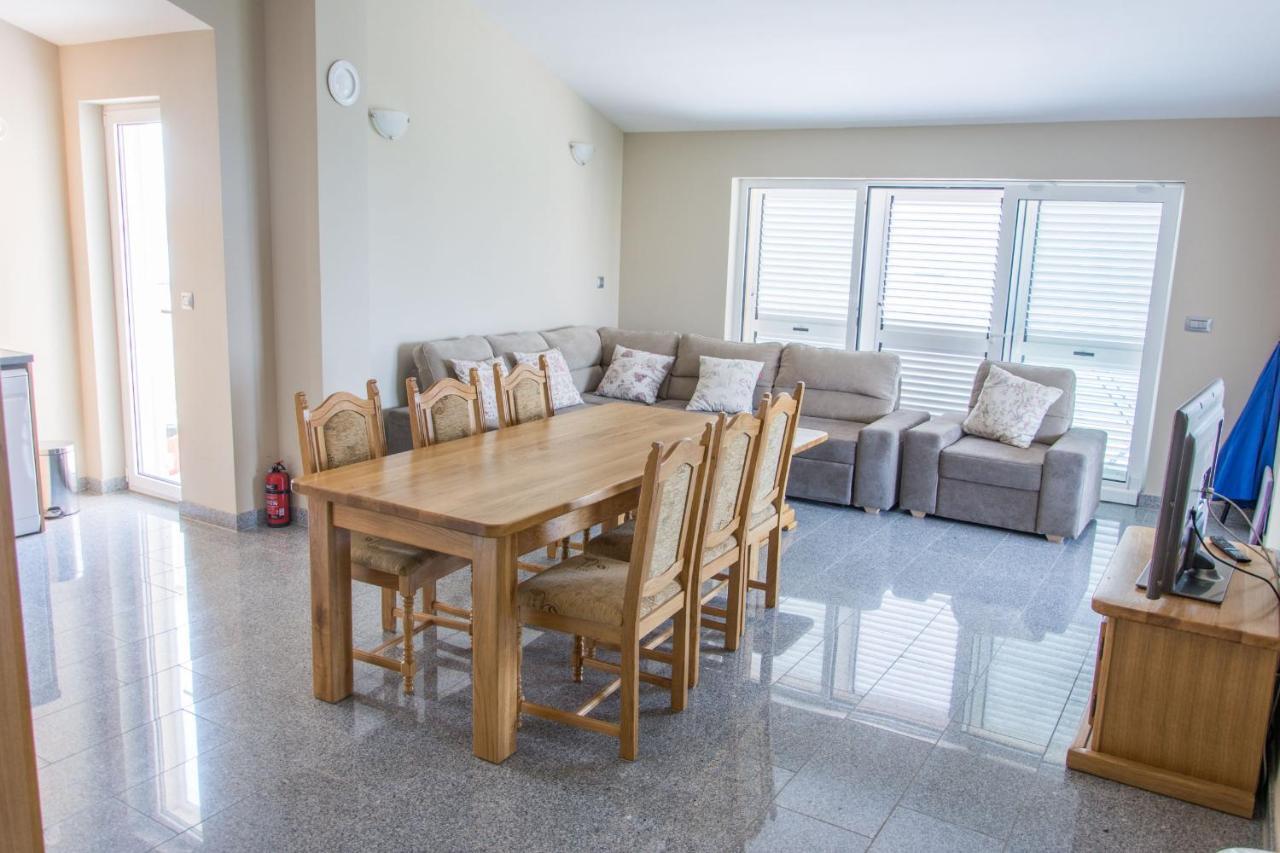Apartments Citrine On The Beach Biograd Na Moru Exterior foto